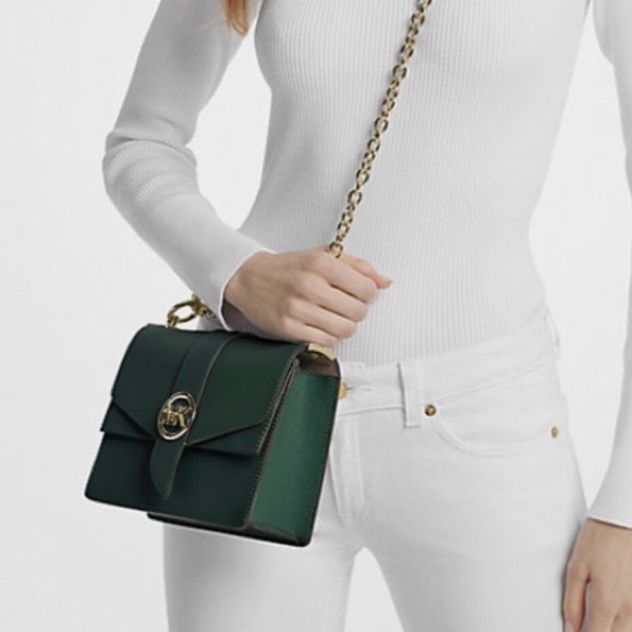 Elegant Green Crossbody Bag with Gold Accents - Picture 10 of 14